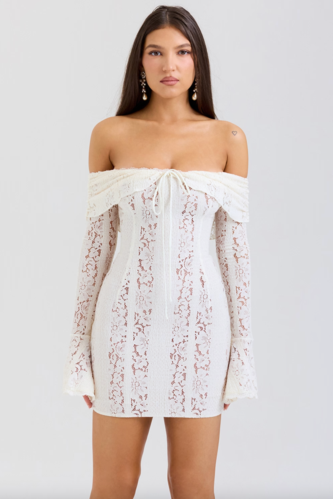 ROBE MINI EN DENTELLE À ÉPAULES DÉNUDÉES OLA - BLANC